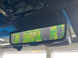 【デジタルインナーミラー】後席の大きな荷物や同乗者で後方が確認しづらい時でも安心!カメラが撮影した車両後方の映像をルームミラー内に表示。クリアな視界で状況の確認が可能です!