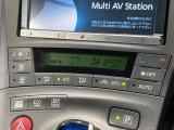 【オートエアコン】一度お好みの温度に設定すれば、車内の温度を検知し風量や温度を自動で調整。暑い&hellip;寒い&hellip;と何度もスイッチ操作をする必要はありません。快適な車内空間には必須の機能ですね♪