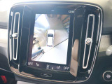 更に360&deg;ビュー表示も可能です 車を上から見下ろしたように車外を確認できるため、一切の死角がない状態で駐車が可能です