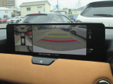 360&deg;ビューモニターを搭載しています。パーキングセンサーと合せてお使いいただくことで、安全、安心にお車の取り回しを行っていただけます。