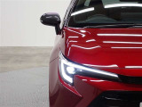 シャープな目つきが印象的!明るく省電力なLEDヘッドランプ装備
