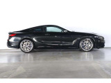 BMW認定中古車は最大100項目の箇所を徹底的にチェック致します。機械的な箇所や電気系、コンピュータなどを詳細に点検。交換基準に達した部品は整備した後にご納車致します。