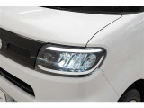 LEDヘッドライトです。デザイン性がよくとても明るいので、夜間の走行や悪天候でも安心です。しかも長寿命!