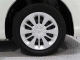 タイヤサイズは165/65R14です。
