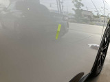右フロントドアにキズあり