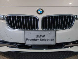 【キドニーグリル】BMWは約90年もの間、ほぼ全ての車両にひと目でBMWだと分かるこの特徴的なフロントグリルが備えられ、デザイン・アイコンとして親しまれてきました。