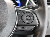 アダプティブクルーズコントロール機能付きです。走行中に先行車の様子を検知しながら、設定した車速の範囲内で先行車との距離のキープを支援します。詳細は販売店スタッフまでおたずねください。