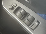 【電動格納ミラー】ドライバーの目線に合わせ、ミラーの上下左右調整が可能です。