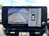 パノラミックビューモニター付きです。車両を上から見たような映像をディスプレイオーディオ画面に表示。運転席からの目視だけでは見にくい、車両周辺の状況をリアルタイムでしっかり確認できます。