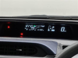 【メーターまわり】ドライバーから見やすい位置にあって安全運転に寄与します。メーターも見やすくてシンプルなデザインになっております。