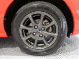 タイヤサイズは(175/65R14)でアルミホイールです。