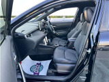 高いホールド性で運転姿勢が安定します。長距離ドライブでも疲れにくいのが魅力です。快適なドライビングライフをお送りください♪