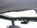 サンルーフ装備車両! 晴れやかな気分でドライブを楽しむことが出来ますよ♪
