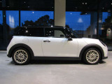 気になる車両へのご質問も大歓迎です。お気軽にMINI 一宮 0078-6002-369993 (無料)までご連絡ください!