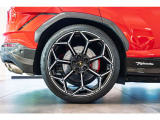 Rims Pelope 23 Diamond finished Shiny Black with titanium wheel bolts