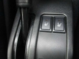当社には、電動四輪スクーターも取扱いをしてます。歩くのが大変な方、運転免許証の更新をあきらめた方、ぜひ乗ってみて下さい。あなたの足になります。簡単運転、免許不要です。お問合せ番号は 0778-52-1246まで!
