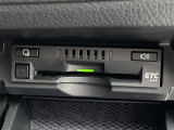 ◆【ETC2.0(DSRC/ITSスポット)】ETCカードを挿入すれば料金所はノンストップで通過できます。ETC限定の割引や、高速道路の情報提供サービスを利用できます。