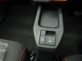 電動パーキングブレーキ&オートブレーキホールド機能つき♪日々の運転が楽になります。
