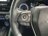 ステアリングスイッチ装備!運転しながら手元でオーディオの操作などができます。