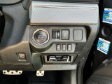 運転席右下部にエンジンスタートボタンやシートメモリー、ETCなどがございます。