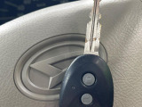 【キーレス】少し離れた場所からでもボタン一つでドアの開錠・施錠ができるのでとっても便利!ドアの鍵穴周りに傷をつけることもありません♪