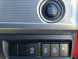 エンジンスタートはボタンを押すだけ!運転席にて両側電動スライドドアの開閉操作が出来ます!便利な機能です!