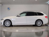 【拘りのFR】BMWが多く採用するFR車。ダイレクトでスポーティな加速感・シャープなハンドリングを実現。縦置きエンジンレイアウトにより、フラットで上質な乗り味です。