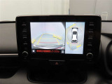 バックモニターを装備しています。車庫入れ時等に車両後方が確認出来るのでとても便利です。
