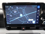 10.5型 ディスプレイオーディオを装備。スマホとクルマをつなぐことで、これまでのナビに加えて、いろんなサービスが楽しめます。