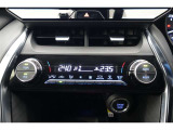 ★運転席と助手席でそれぞれお好みに合わせて温度設定が行えるフルオートエアコンです。外気温や室温、日射量を感知し、吹き出し温度、風量を緻密に制御します