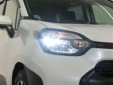 高輝度で点灯速度が速く、しかも消費電力の少ないLEDヘッドライトが装備されています!LEDの明るい光が走行中の視界の確保をサポートして、夜のドライブがより楽しく安全に運転できます♪