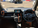 運転席まわりです。細かいオプションなど、気になるところがあればお気軽にメールやお電話等でお問合せください。