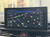 ●MMIナビゲーション『高解像度カラーディスプレイに、Bluetooth(R)接続によるハンズフリー通話機能を搭載しています。』