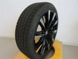 R4年式冬タイヤ225/45R21ブリヂストン製です。