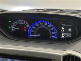 【メーターまわり】ドライバーから見やすい位置にあって安全運転に寄与します。マルチインフォメーションディスプレイでは、クルマに関するたくさんの情報を確認可能。