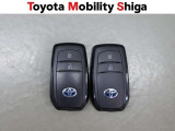 スマートキー2本付き!キーをポケットやカバンに入れておくだけでドアの施錠・開錠やエンジンスタートの操作が簡単です!