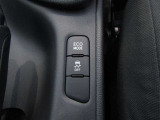 トラクションコントロール装備です。すべりやすい路面での発進時や加速時にタイヤの空転を抑え、駆動力確保に貢献する機能です。詳細は販売店スタッフまでおたずねください。