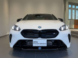 BMW代表的な特徴のキドニーグリル。BMWのすべてのモデルに採用され、BMWらしさを強調しております。