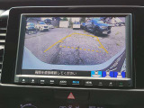 バックカメラで後方の安全確認できます