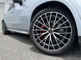 メルセデス・ベンツの定める厳しい基準をクリアしたお車のみをご案内させて頂きます。納車前整備はメーカー規定に基づき最大100項目にも及ぶ点検を熟練のメカニックによって行いご納車させて頂きます。