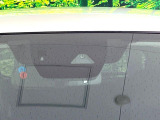 【i-ACTIVESENSE】走行中に前方の車両等を認識し、衝突しそうな時は警報とブレーキで衝突回避と被害軽減をアシスト。より安全にドライブをお楽しみいただけます。