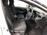 運転席まわり!乗り降りもしやすいですし、シートもしっかりとした作りになっております