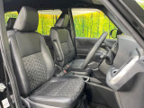 運転席シート廻りは使用感も少なく、良好な状態となっています。前オーナー様が丁寧に使っていたことがよくわかりますね。