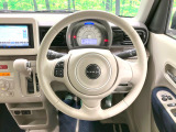 【純正革巻きステアリング】上質な革を使用することで、手にしっかり馴染みとても運転しやすいハンドルです♪