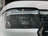 LEDヘッドライトは、点灯の瞬間から最大光量を発揮し、突然暗くなるトンネルなどでの安定感を高めます。