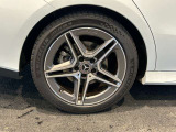 時間や距離的な都合で実車をご覧になれないお客様、ご安心下さい。私共がお客様の目の代わりとなって、お車を確認させて頂きます。詳細の写真を撮影しメール等でお送りさせて頂きます。お気軽にお申し付け下さい。