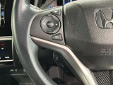 ステアリングにオーディオ操作スイッチが付いています。オーディオ画面に直接タッチしなくても操作が出来ますので、運転に集中できます。