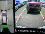 パノラミックビューモニター&バックモニター♪車両の前後左右に搭載した4つのカメラの映像を合成し、車を真上から見ているような映像を表示♪