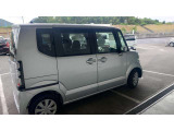 土佐市高岡町丁50番地1 天崎鍾乳洞トンネル北側のスズキの看板とたくさん並んだ車が目印の自動車整備・販売店です。掲載にない中古車も並べてあります