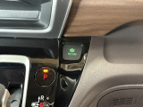 ホンダセンシング付きです!様々な安全装備と運転支援装置があなたを危険から守り運転の負担も軽減してくれます!操作は簡単ですので心配はしないで下さい。